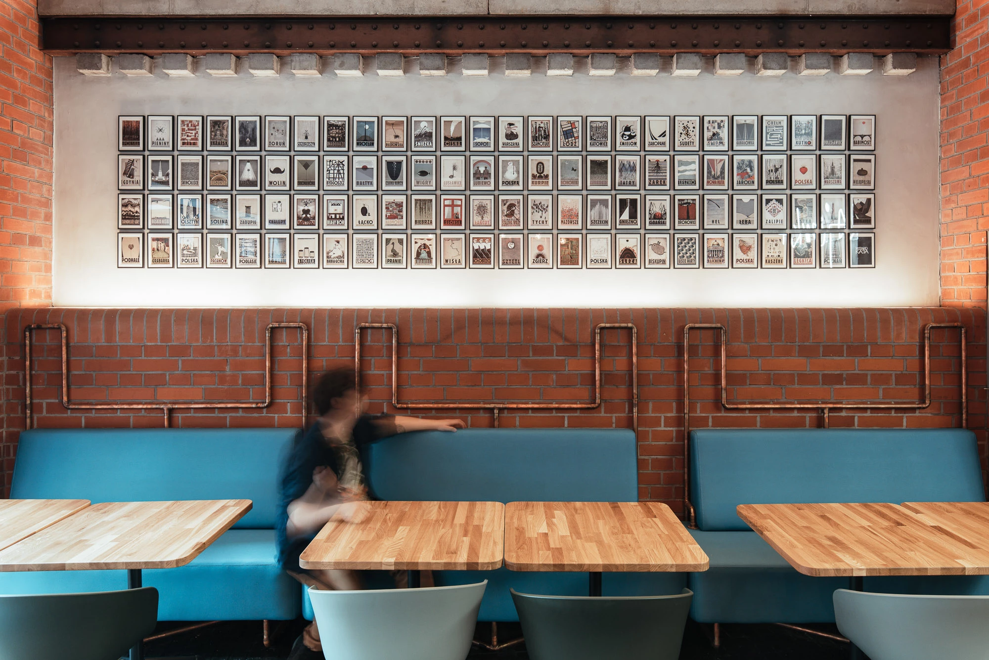 波兰 Stary Browar 购物中心现代厨房风格美食广场-31