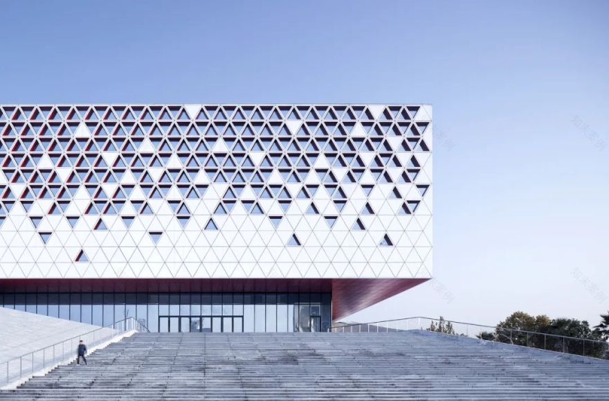 本土情感的广厦学院文体中心体育馆设计-63