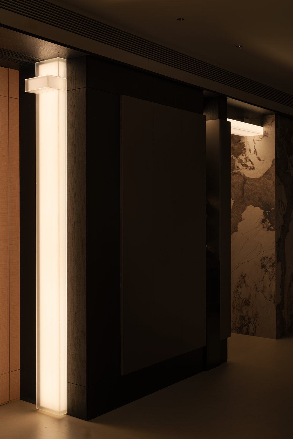 逅界空间设计｜暗调里的松弛感-44