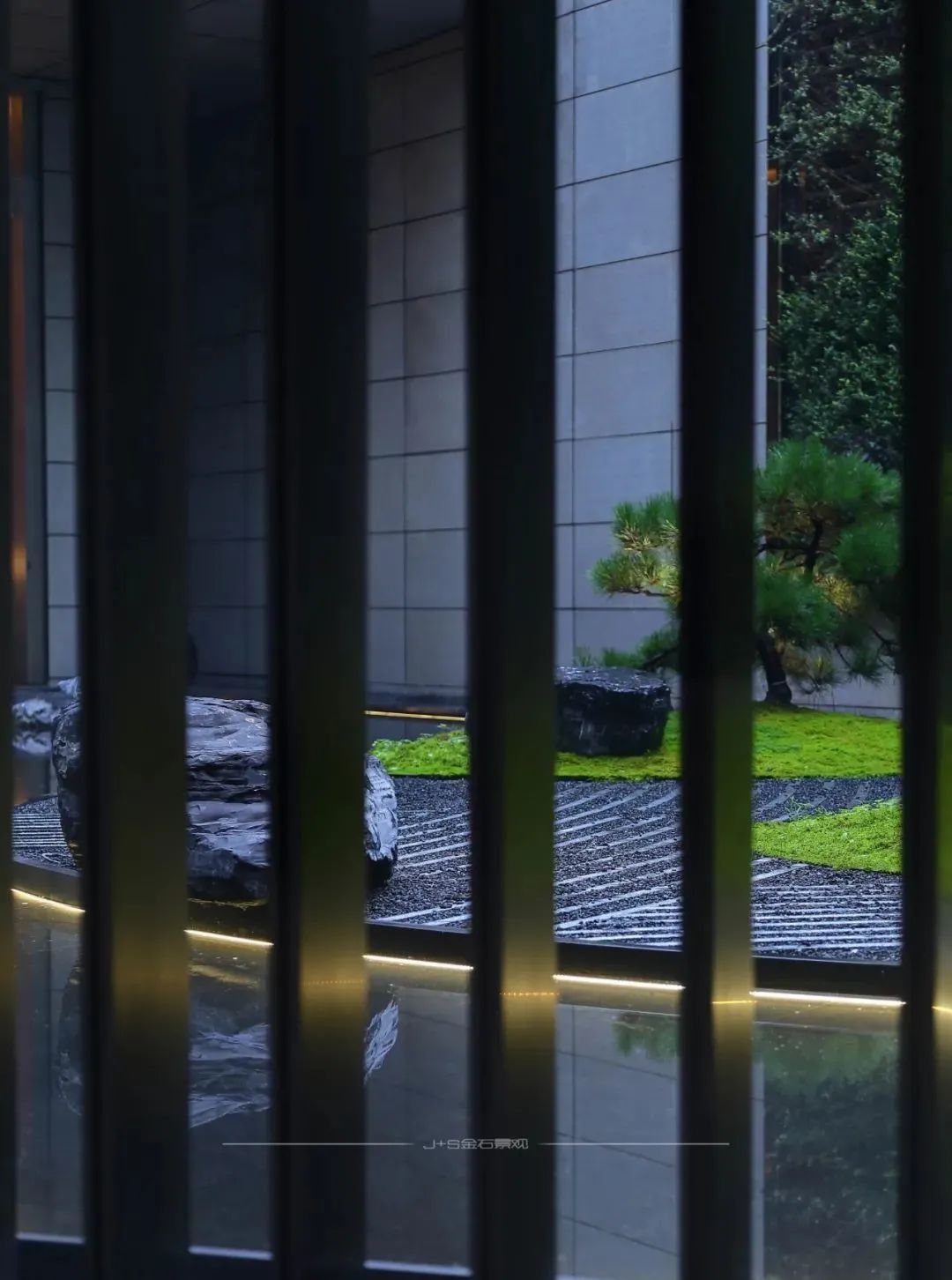 南京长江之舟华邑酒店中庭 | 融山水之景,显古典园林之美-37