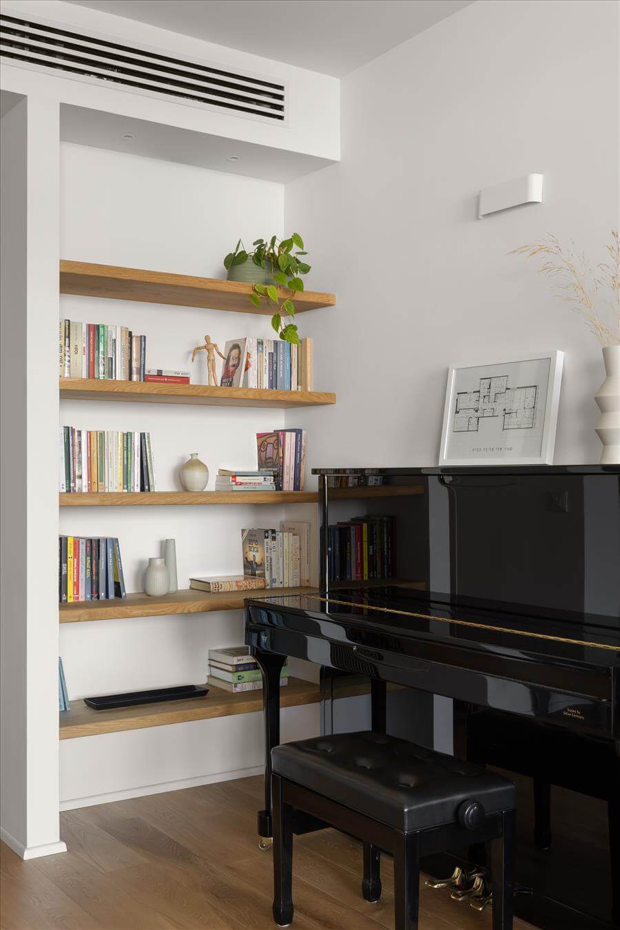 特拉维夫一座保护建筑内公寓的粗野主义设计装修丨以色列特拉维夫丨建筑师兼室内设计师Shir Margolin-17