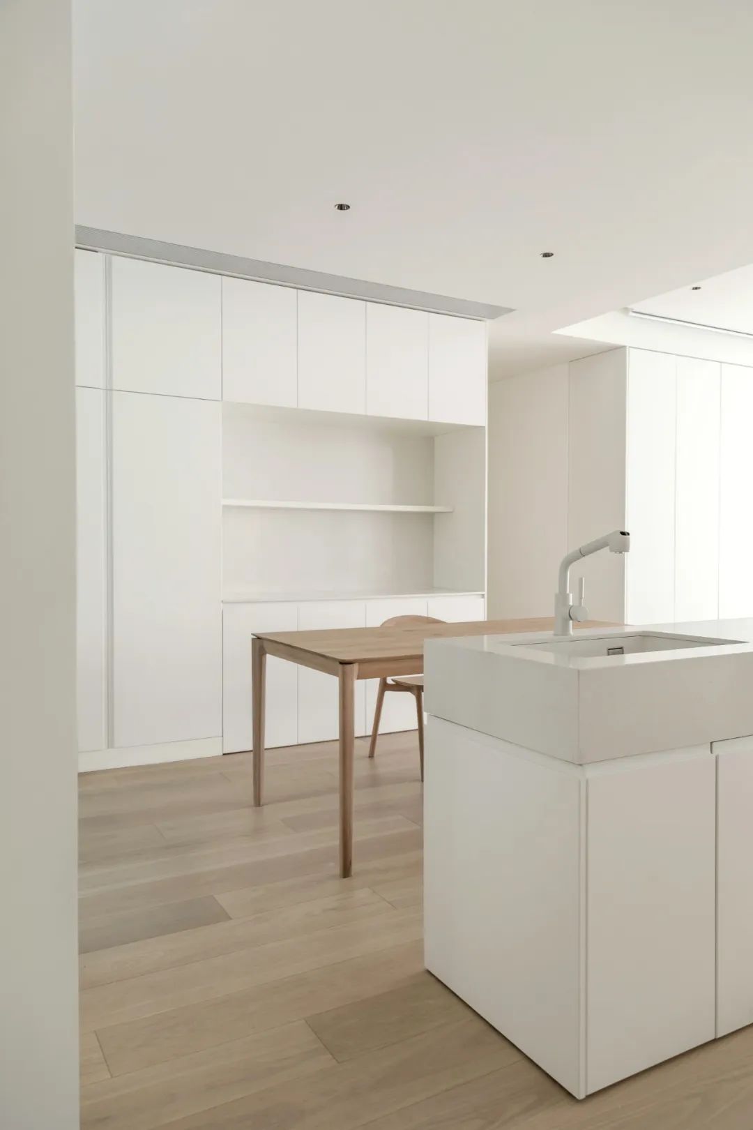 白色幻境 · 极简至上空间丨中国上海丨木卡工作室-16
