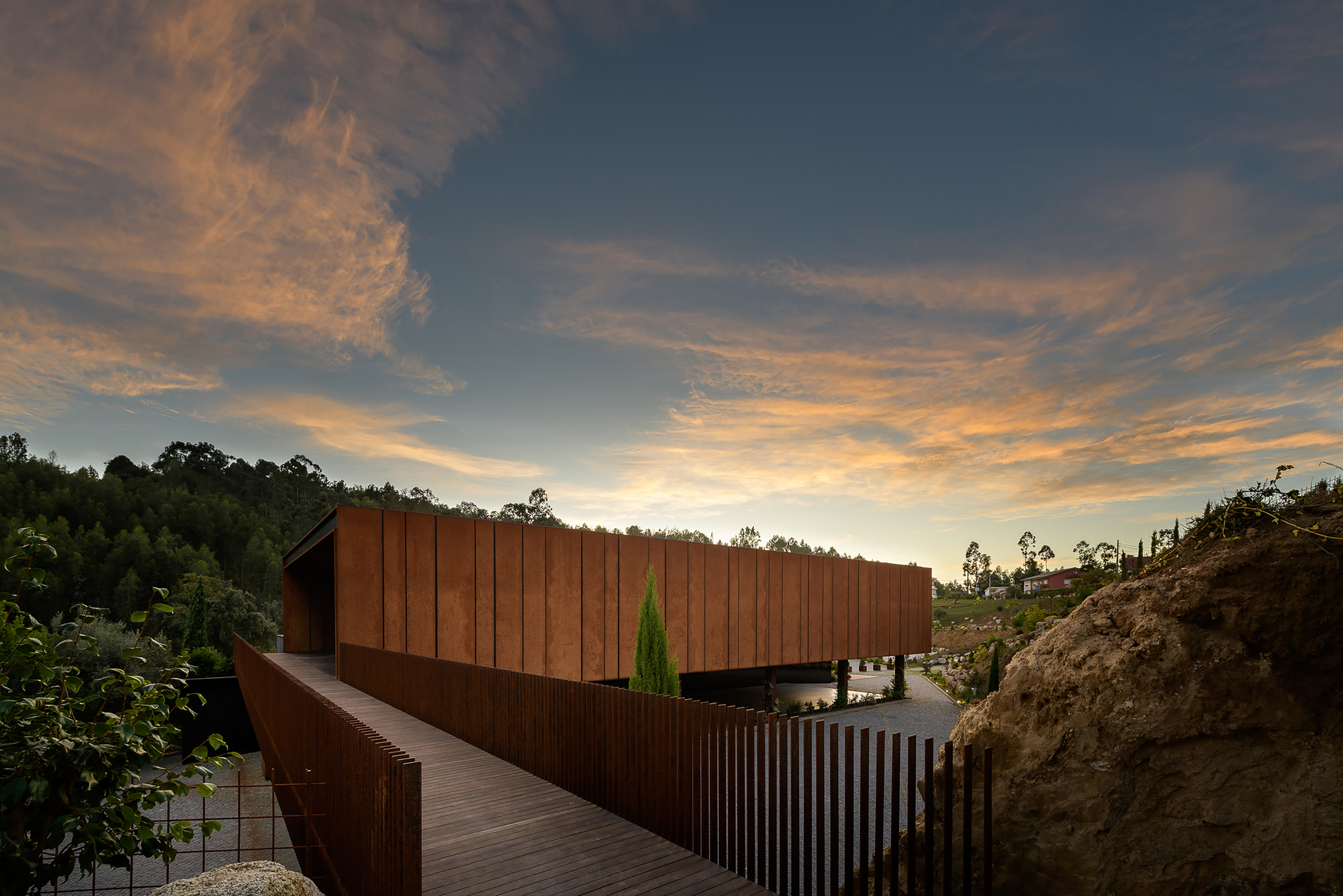 Suspended Matter Box Cultural Center / MMVARQUITECTO-27