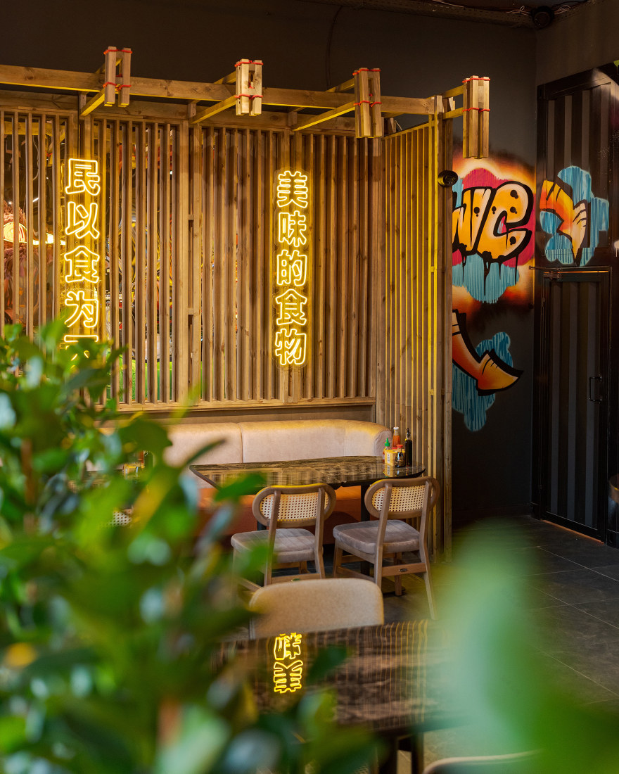 蒂米什瓦拉的《干杯》
注:Chin Chin常见有干杯之意,Timișoara是罗马尼亚城市蒂米什瓦拉这里推测CHIN CHIN是一个特定名称,可能是歌曲、作品之类的,整体也许是蒂米什瓦拉相关的《干杯》项目等,需结合具体语境进一步确认其指代 -12