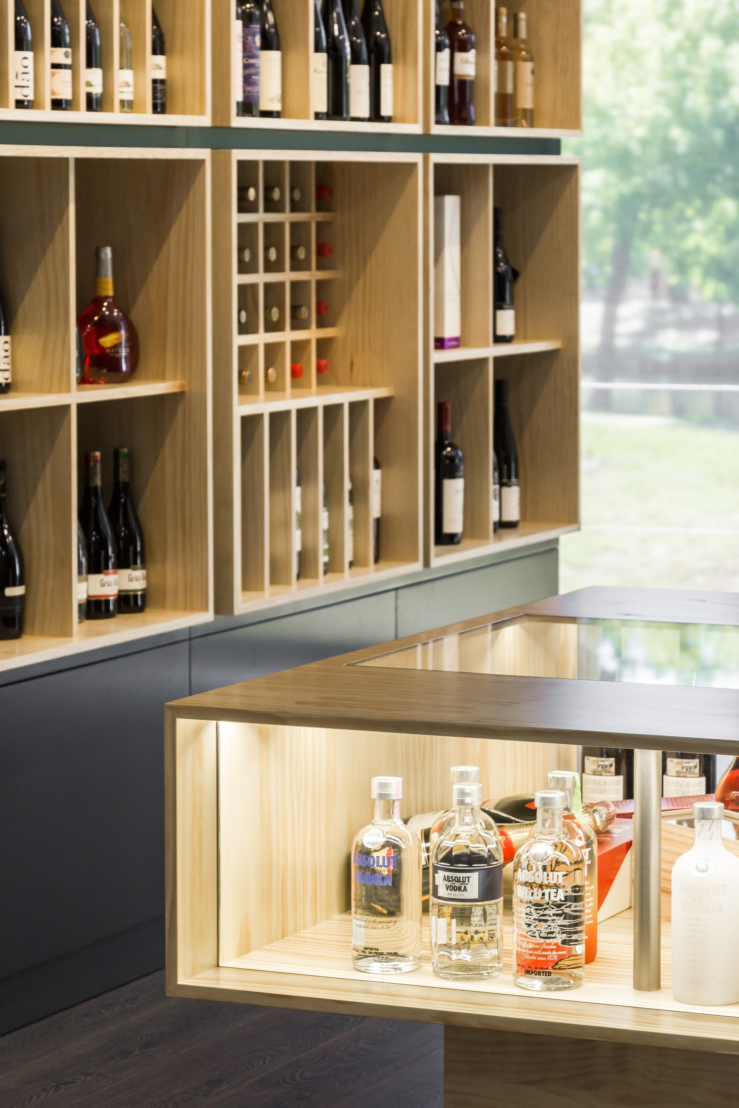 葡萄牙北部酒庄设计,融入自然美景的瓶子议会-29