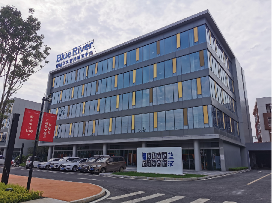 蓝河绵羊乳业集团办公室——现代极简之美-17