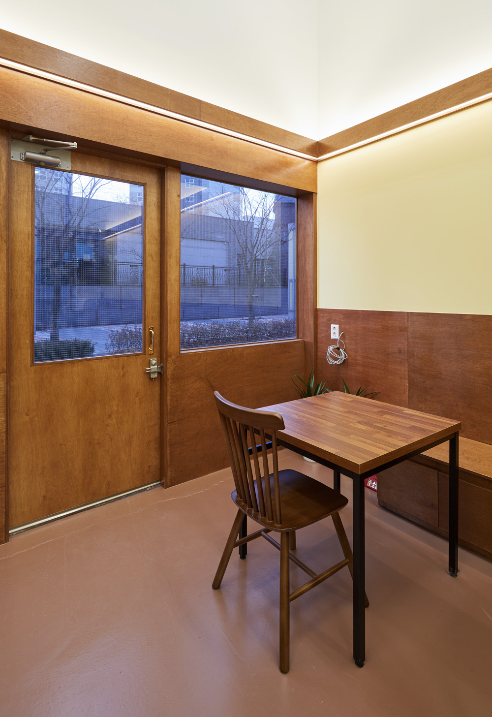 23 平米韩式美食店，极简风格打造温馨空间-9