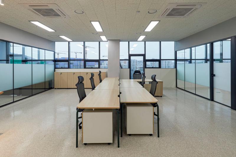 简约清新 40 平办公空间设计-6