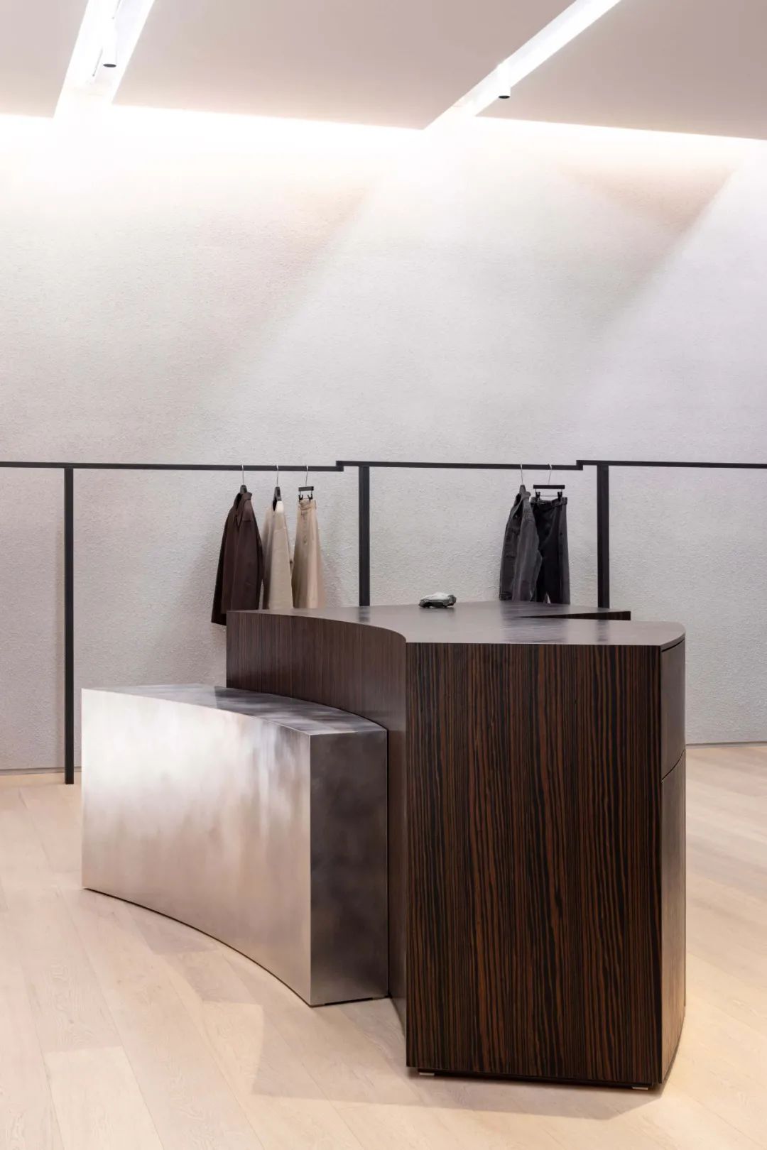 首尔 Coor 极简服装店设计丨韩国首尔丨Unravel-19