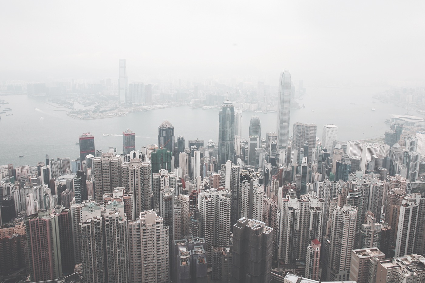 香港雨季的赛博朋克之美-2