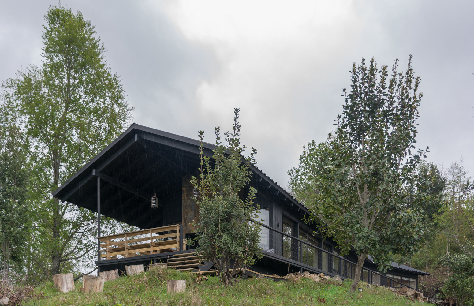 智利 Calafquén 湖畔 V 形木屋-27