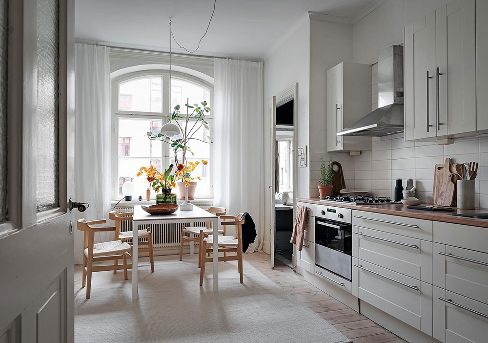 哥德堡 47㎡小公寓 | 绿色墙壁搭配高天花板，视觉冲击力十足-11