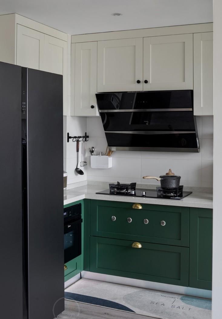 薄荷夏日,书柜壁炉打造清雅空间-15