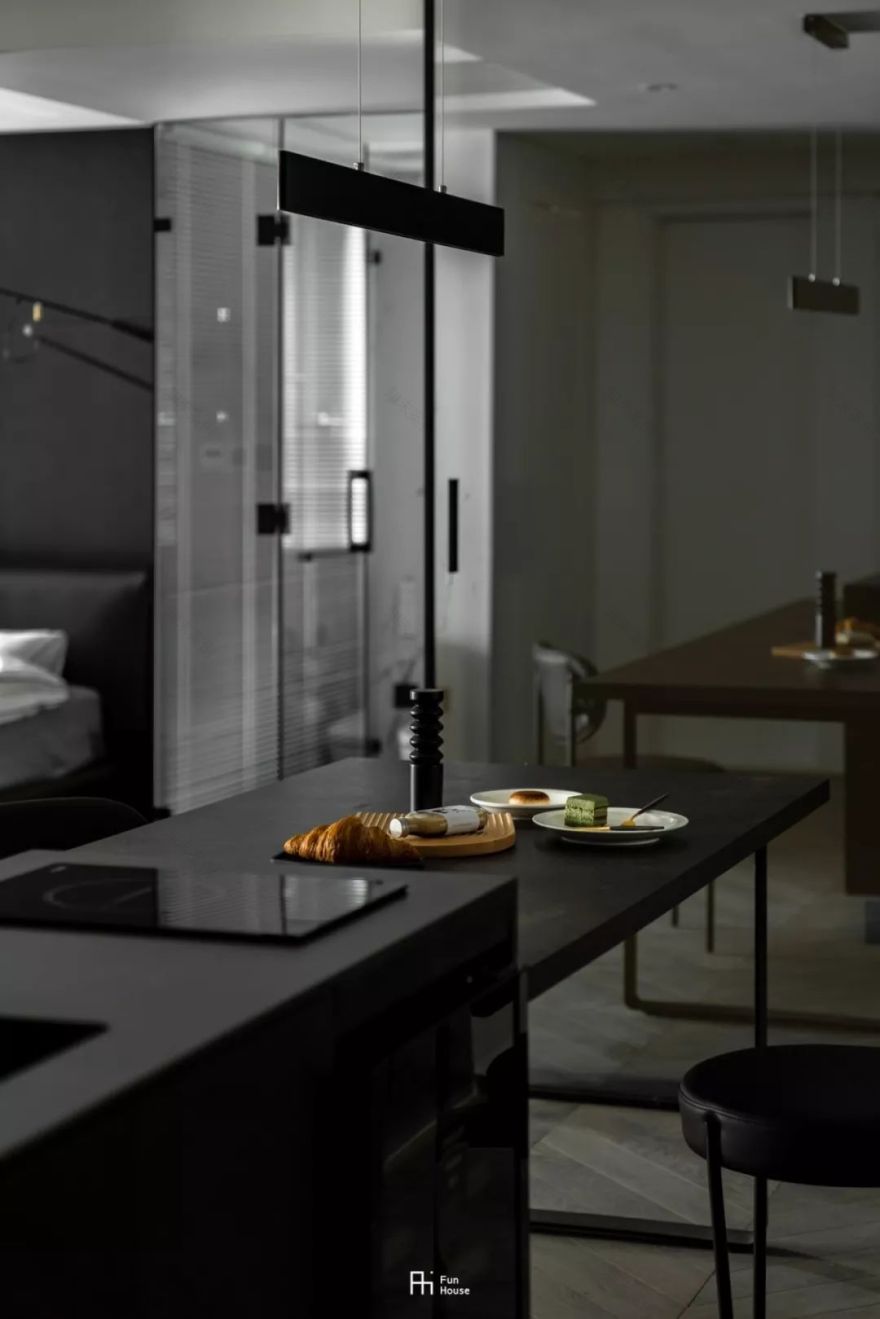 暗色方室 | FunHouse 设计融入宇宙元素-26