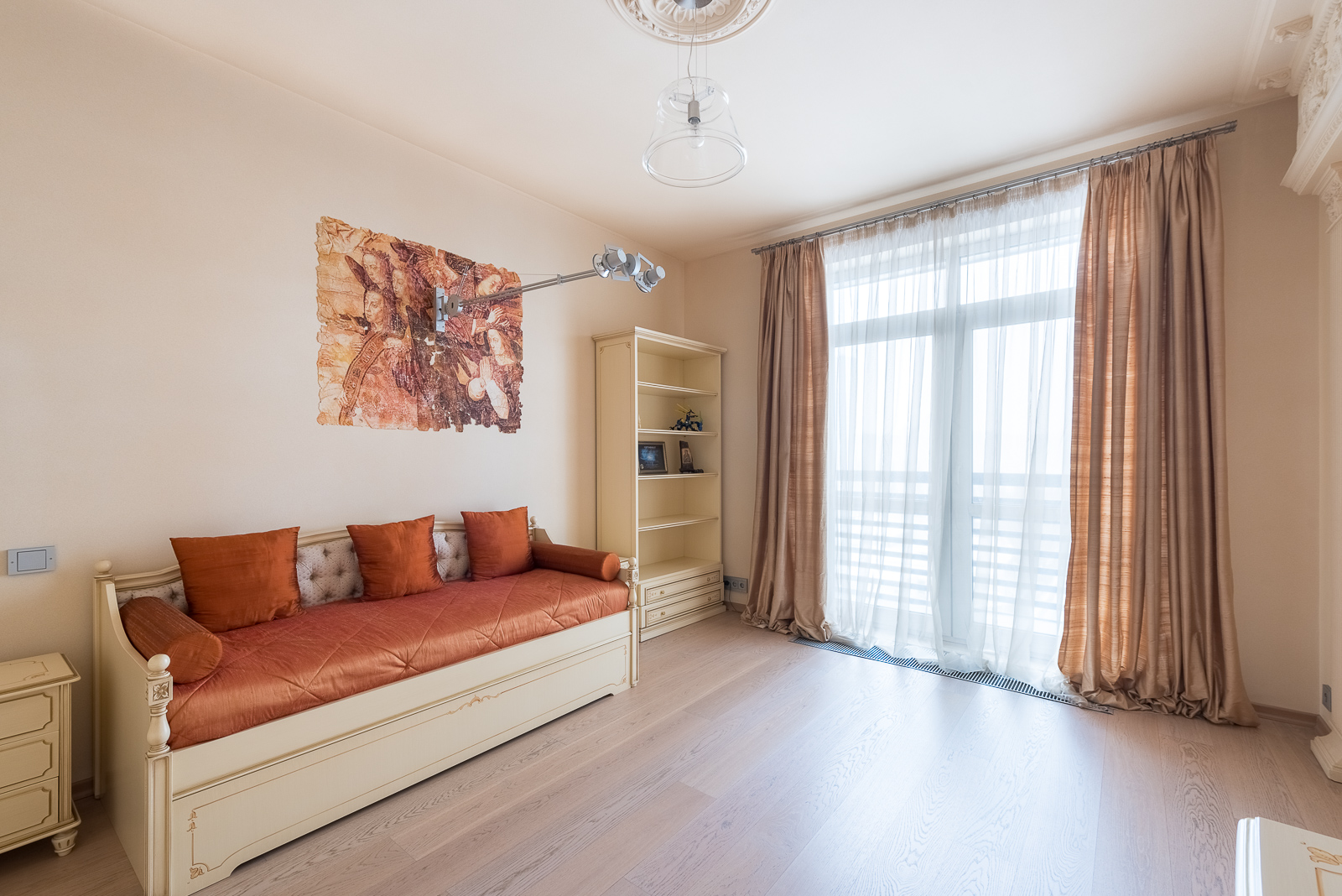 Moscow apartment 13-18