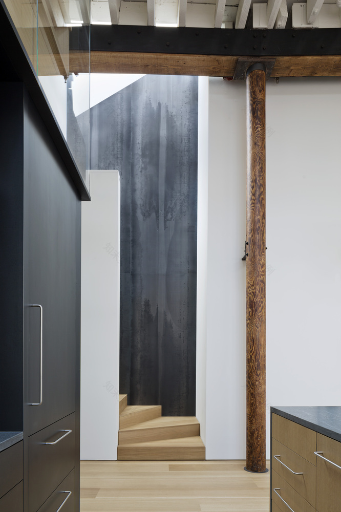 纽约 Soho 区 19 世纪铁建筑顶层公寓-26