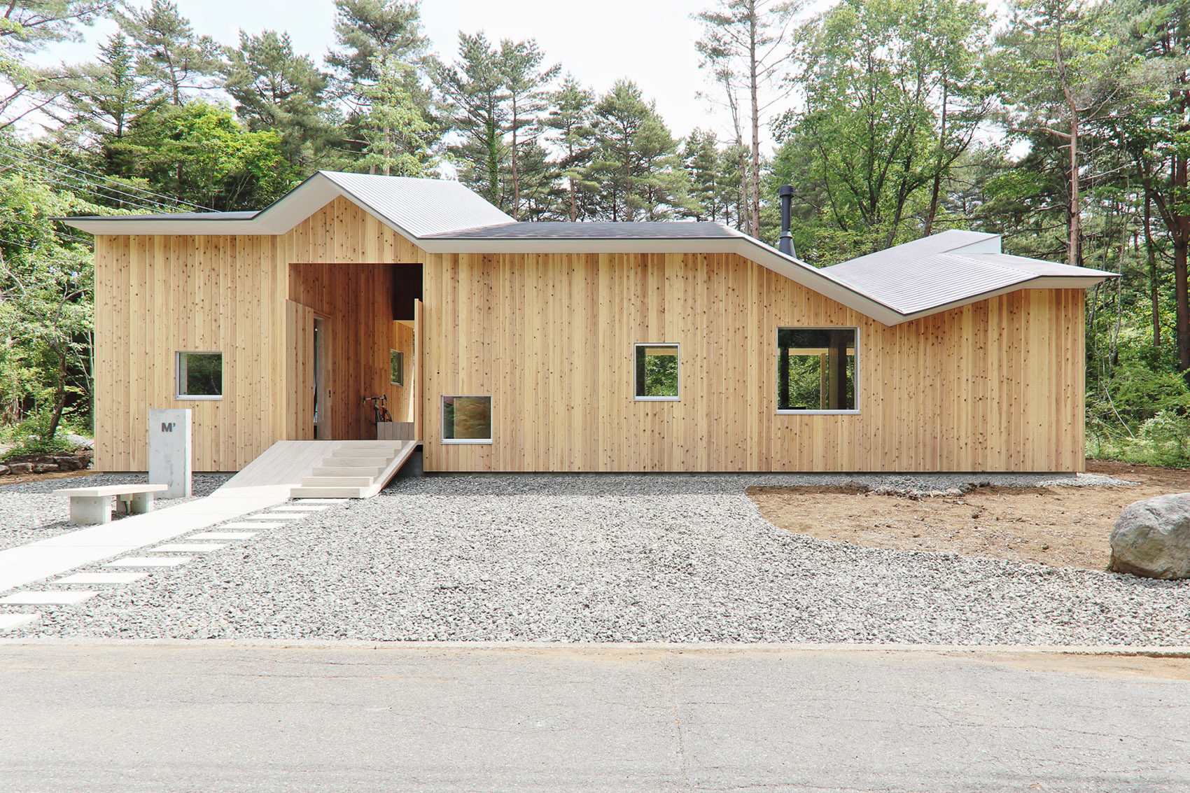 富士山上的折顶屋，日本 / Hiroki Tominaga – Atelier-4