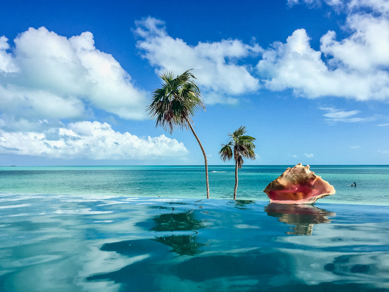Luxury oceanfront home Villa Helios created by Long Bay Beach Club to complement turquoise views 长湾泳滩俱乐部建造豪华海滨别墅Helios以补充绿松石景观-31