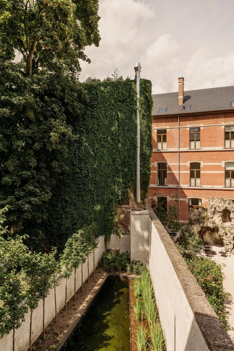 August 酒店 / Vincent Van Duysen-47