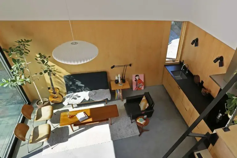 西雅图金属外观小屋 | 极简与舒适的完美结合-3