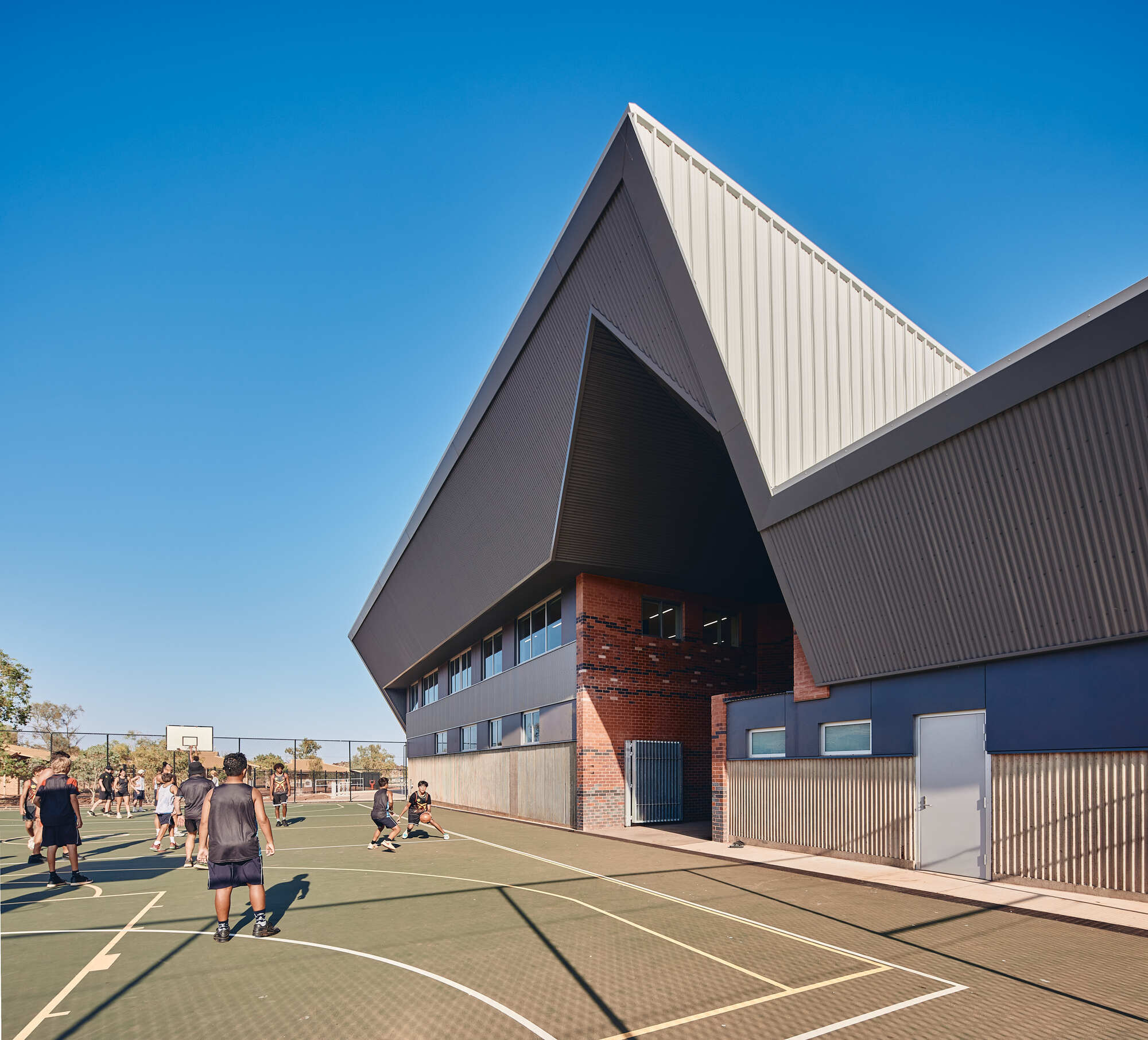Karratha Senior High School Technical Learning Facilities / iredale pedersen hook architects-16