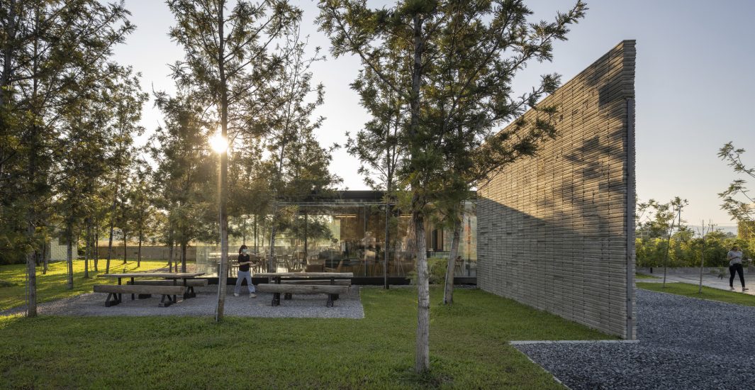 Paragraph cafe&eatery แวะพักรถกับคาเฟ่ในปั๊มน้ำมัน จังหวัดเชียงราย - room-11