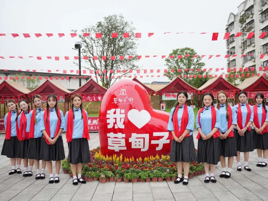 媒体聚焦|央视新闻点赞！中南建院“投建营”一体化项目——随州草甸子街国庆火爆出圈!-46