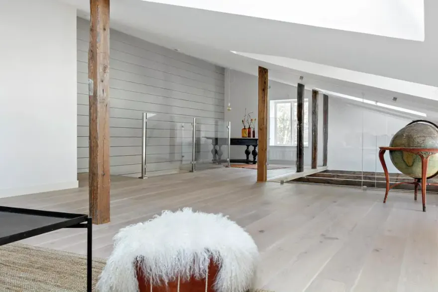 "瑞典 19 世纪古宅现代改造,工业风格窗户展现独特魅力"-12