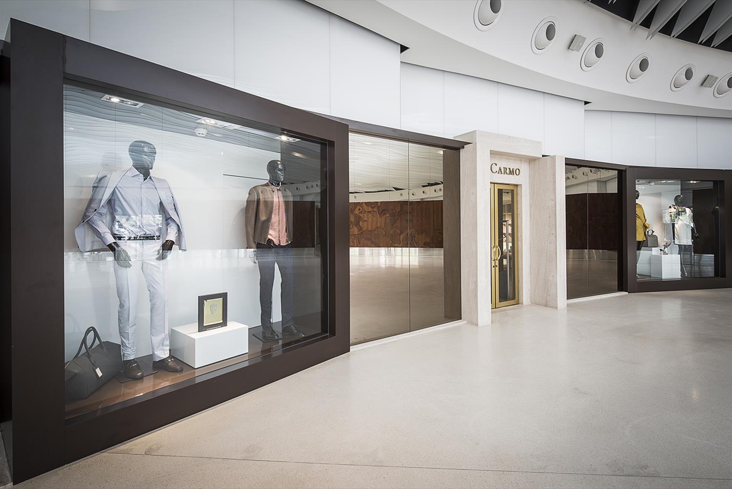 安哥拉杜卡莫商店 · 木质与光线的奢华盛宴-2