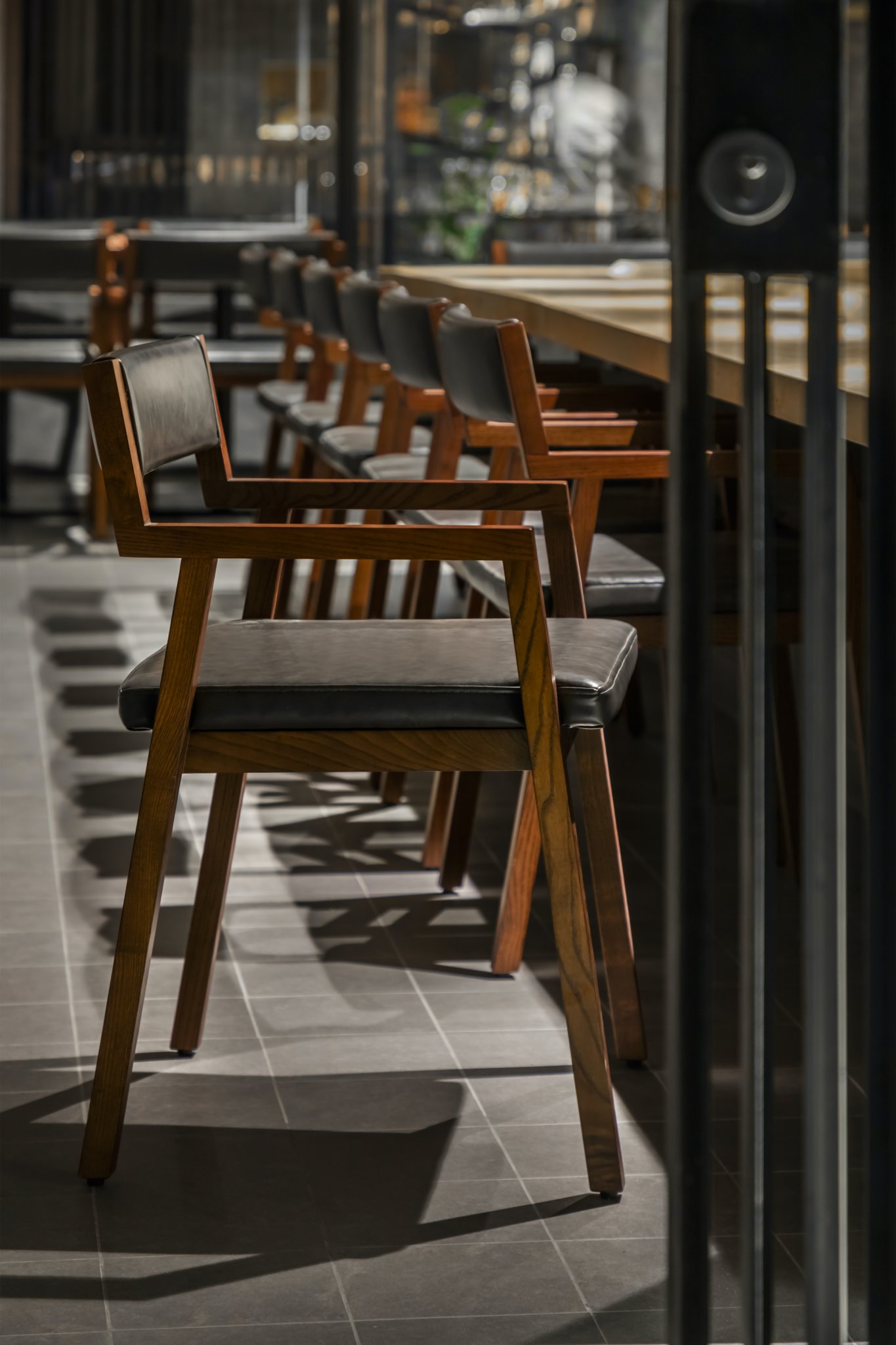 河内小巷里的隐秘寿司店丨越南胡志明市丨Kawaguchi Atsushi-6