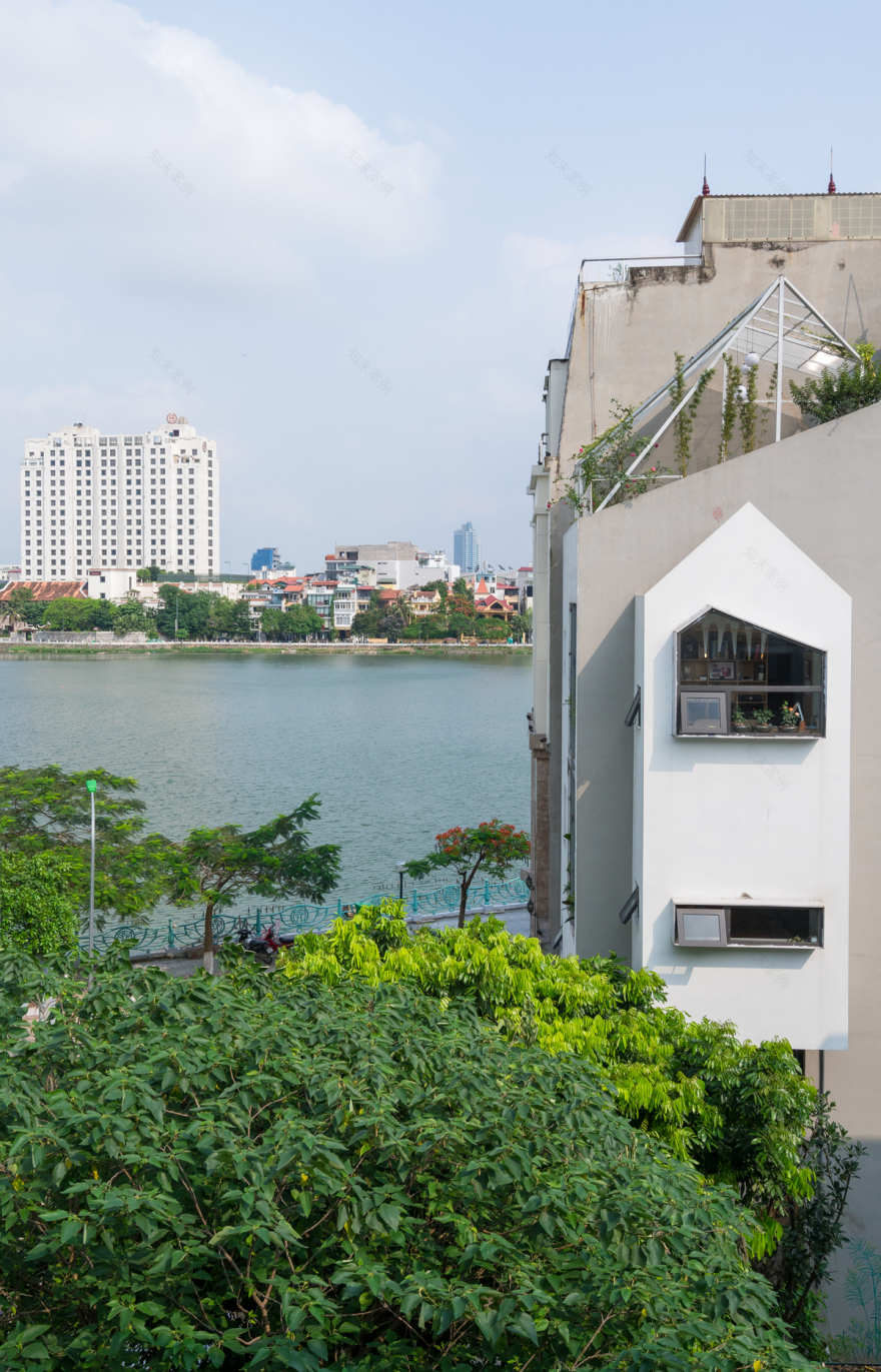 越南河内家庭住宅 | 开放式设计与自然和谐共处-2