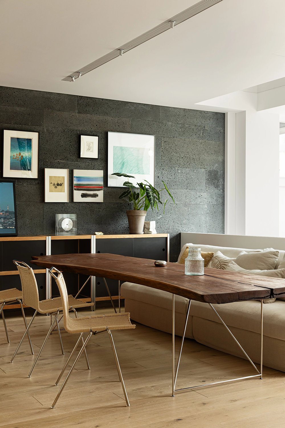 私宅丨400㎡诗意别墅：纯净如简，自然而然_20251021-93