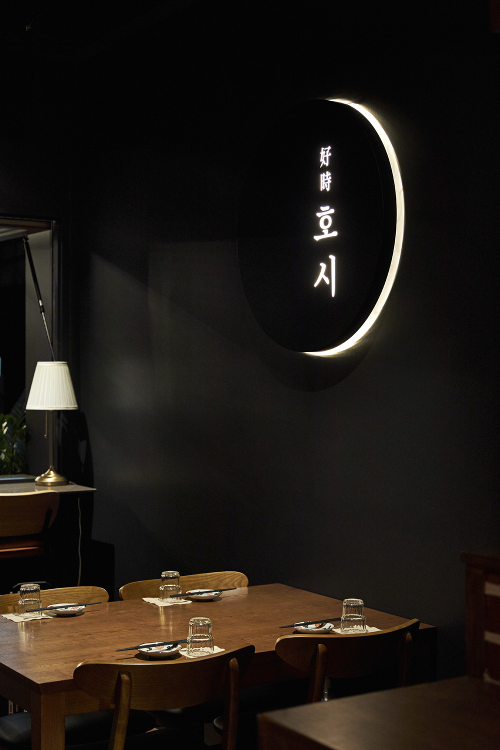 "高级黑的 15 平小户型室内设计，尽显奢华氛围"-15