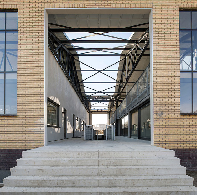 荷兰 RAG 建筑改造中的创新设计-7