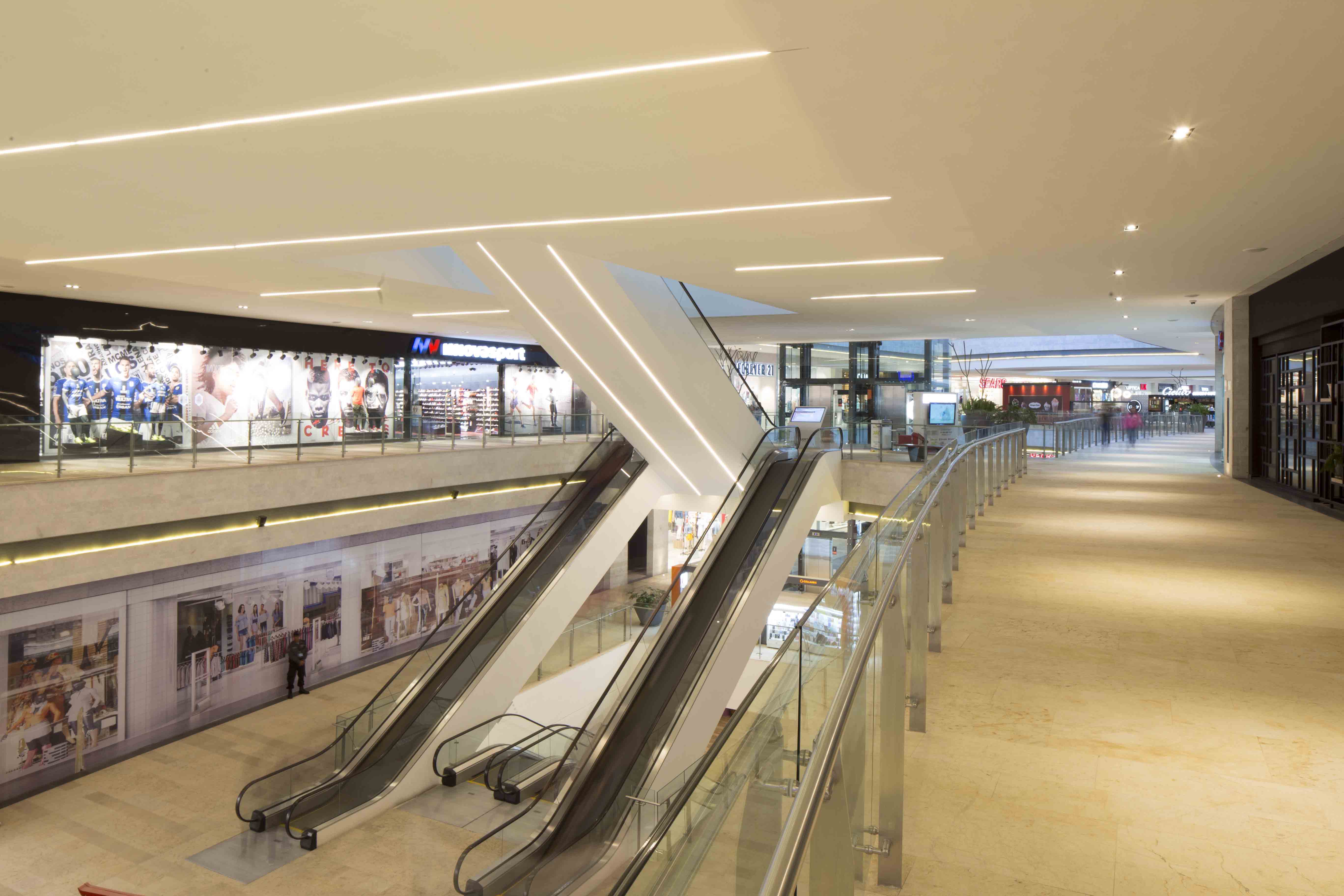 Puerta La Victoria 购物中心设计-17