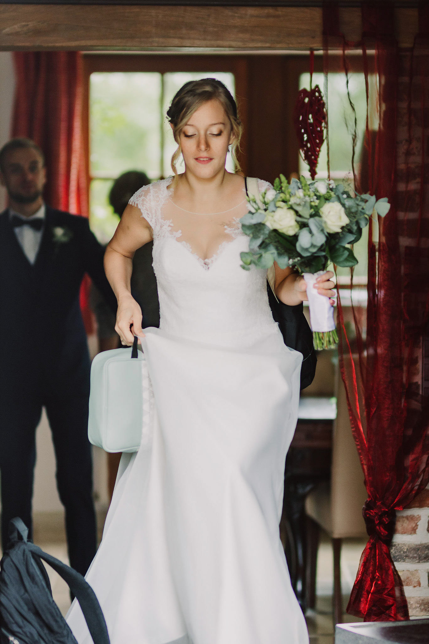 尊尼获加(J&B)· 真挚之爱与率性之美
注:J&B一般指尊尼获加(Johnnie Walker Black Label)品牌的缩写,不过这里没有更多背景信息,如果J&B有其他特定指代,请根据实际情况调整 丨比利时-13