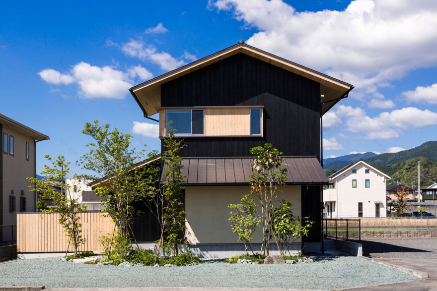 Takashi Okuno Designs this House for a Young Couple Whose Desire was to Live Among the Landscapes that Grew Up-5