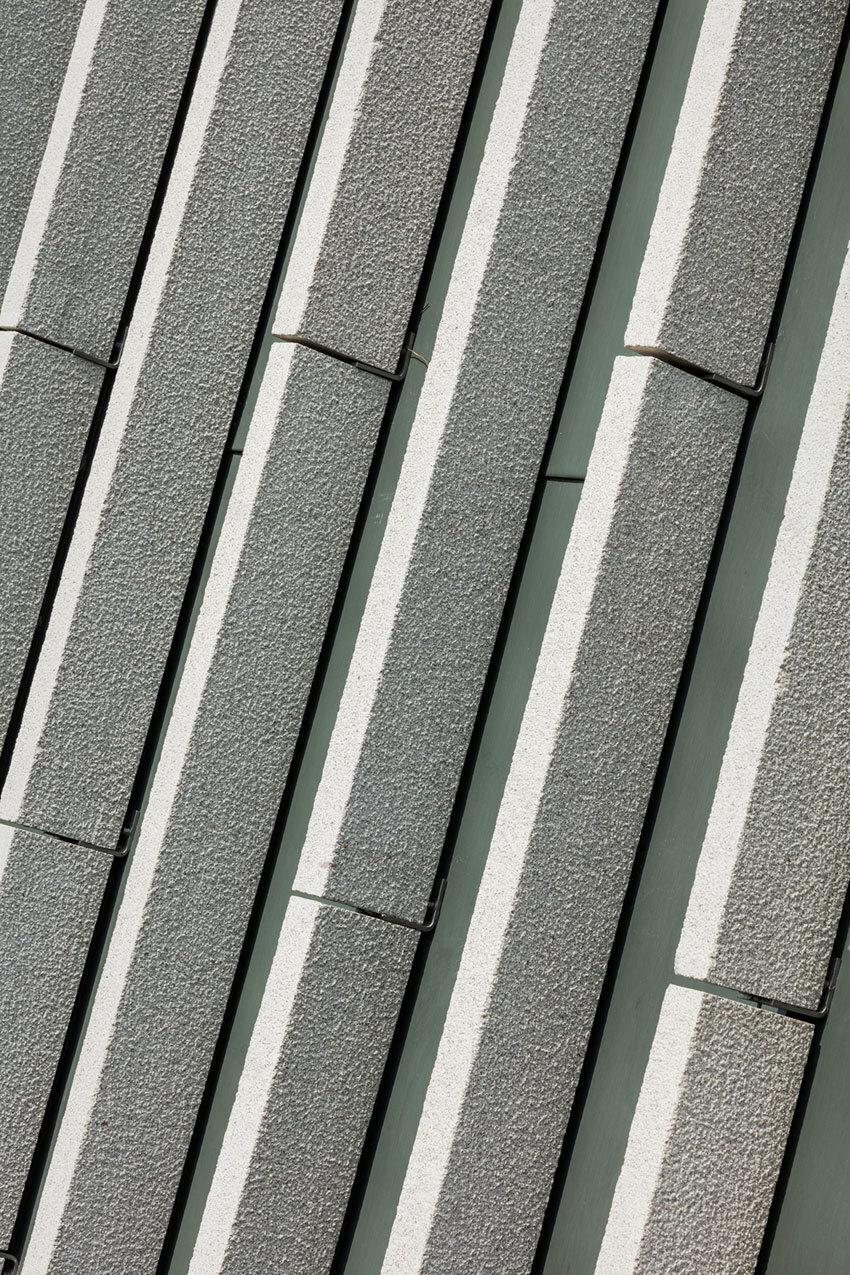 A Unique Mountainside Home in Seoul, South Korea-19