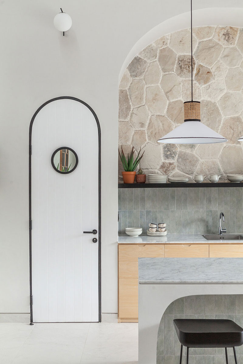 巴厘岛假日别墅 | 弧形与绿植的时尚设计-8