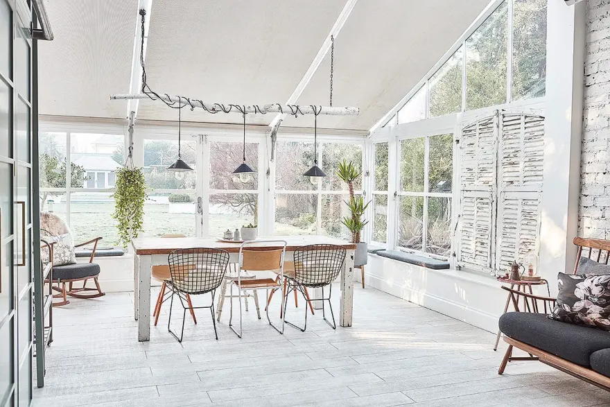 伦敦明亮当代风格别墅设计-18