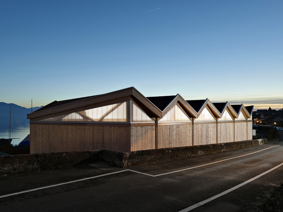 瑞士 Cully 船厂 | 融入环境的船坞设计-26