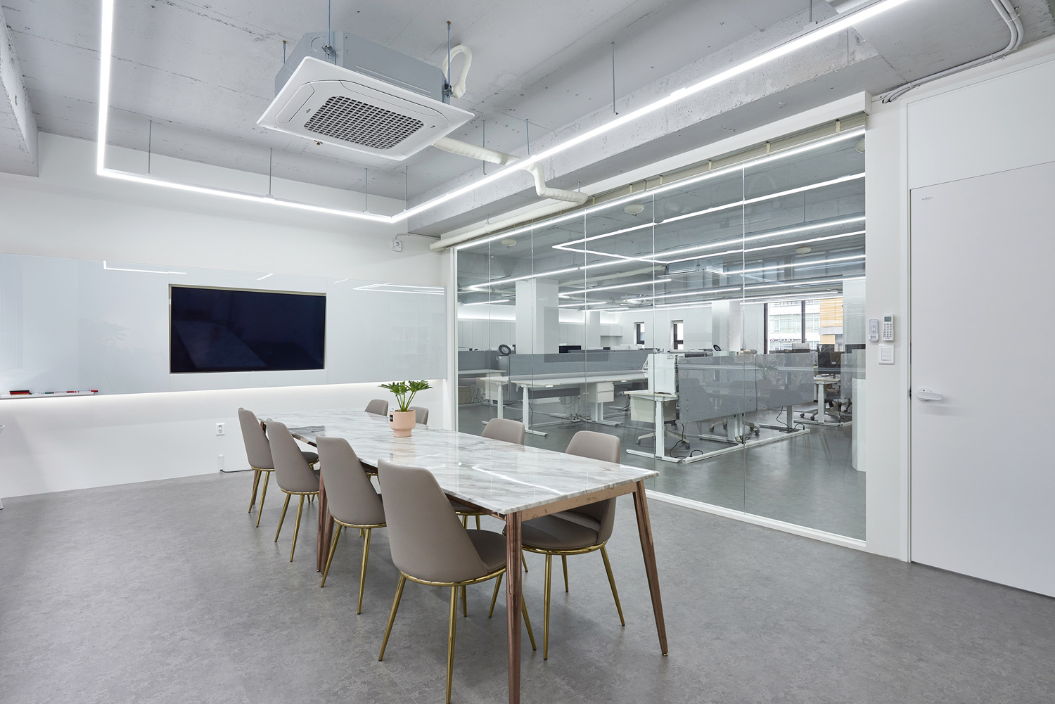 首尔 88 平米现代购物公司办公室室内设计-12