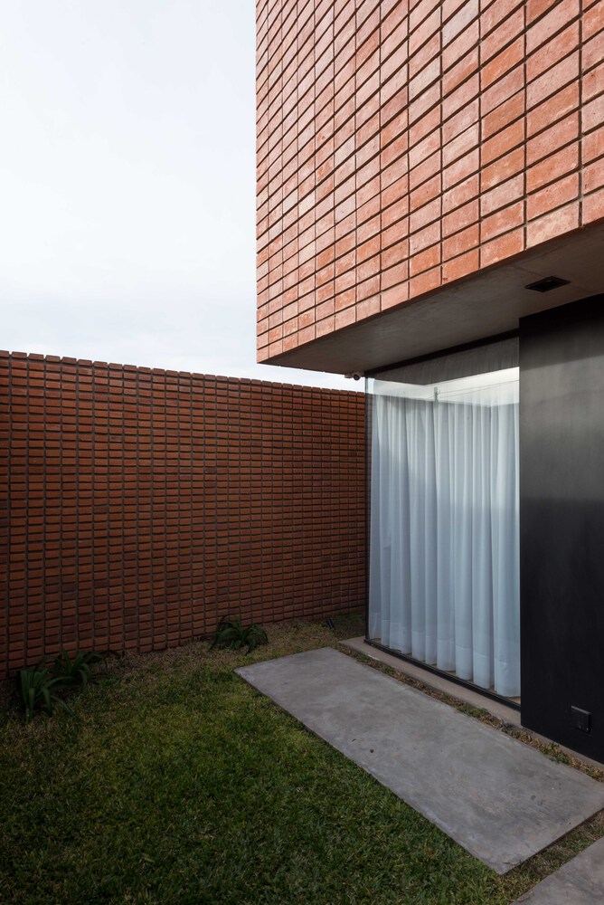 坚固的博伊斯之家丨阿根廷拉普拉塔丨Paralelo Colectivo-26