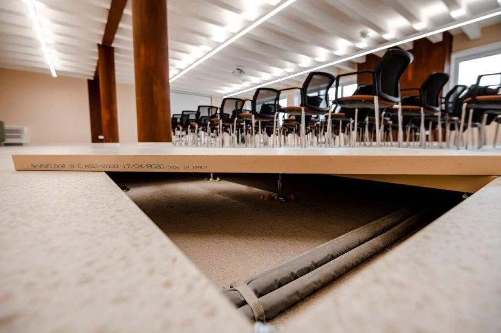 意大利 VPS 公司行政大楼丨Newfloor-15