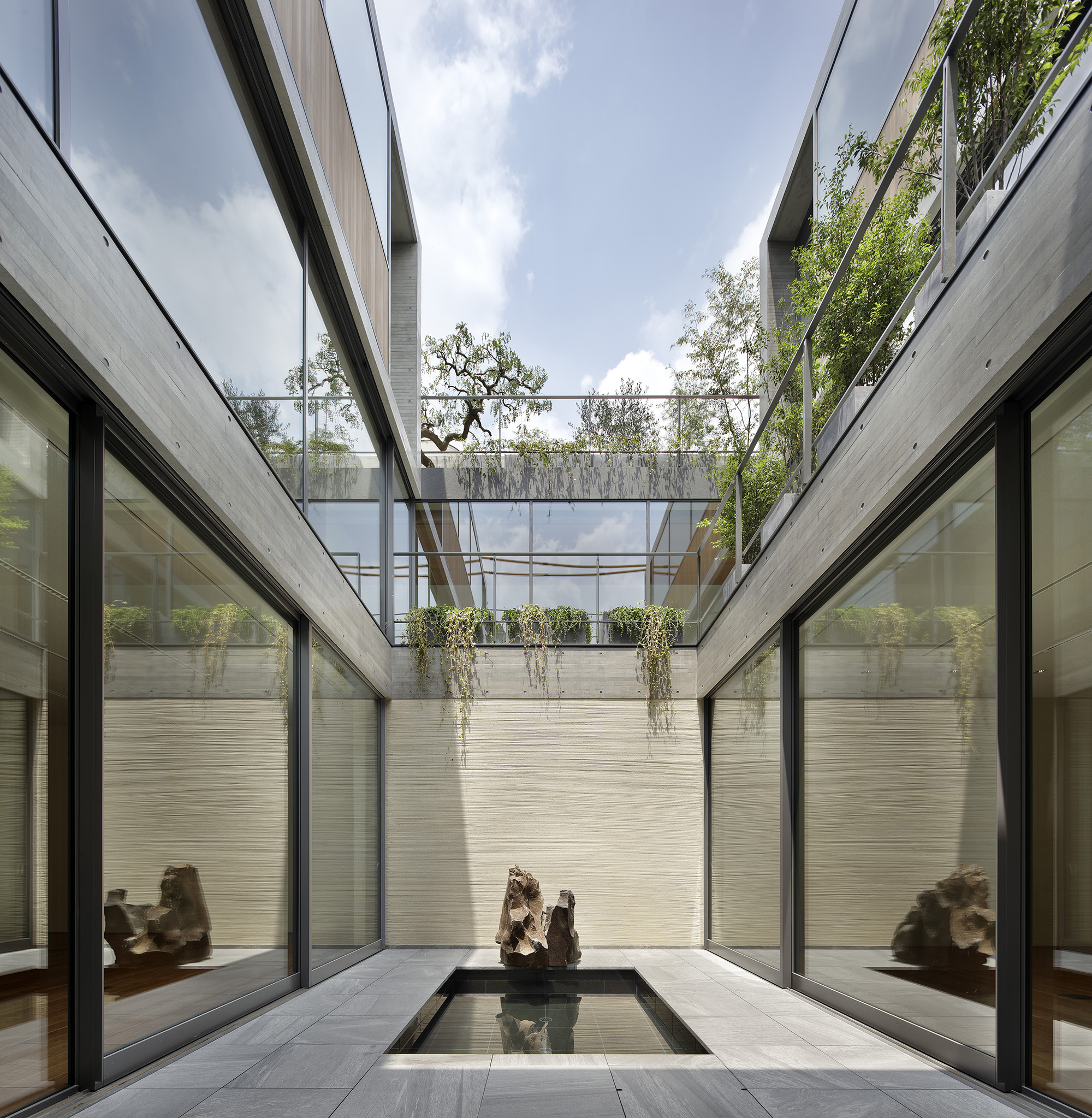 东京住宅区精致总部大楼-13