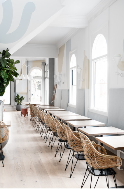 金色的;金黄色的;金的;金制的-135