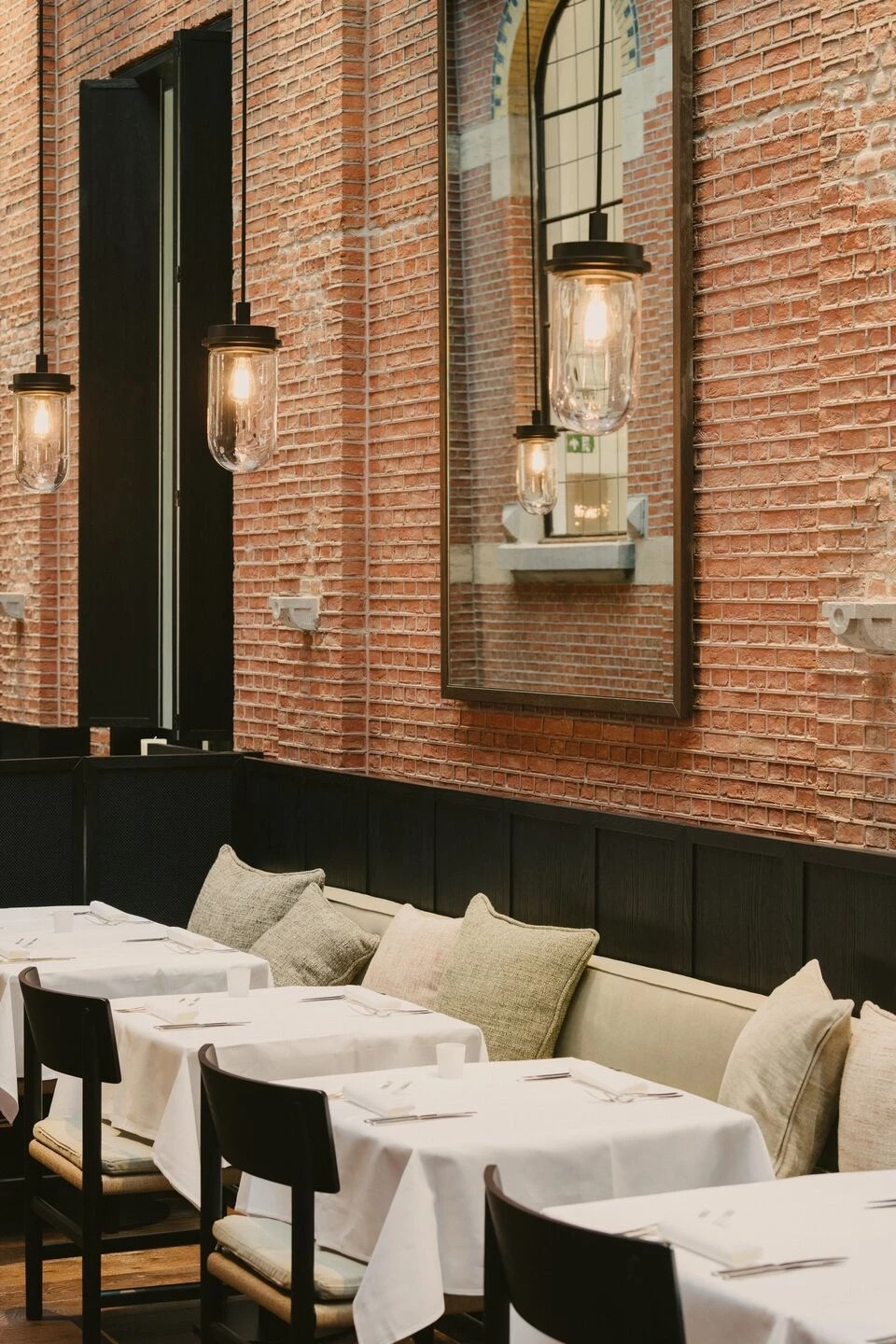 August 酒店 / Vincent Van Duysen-26