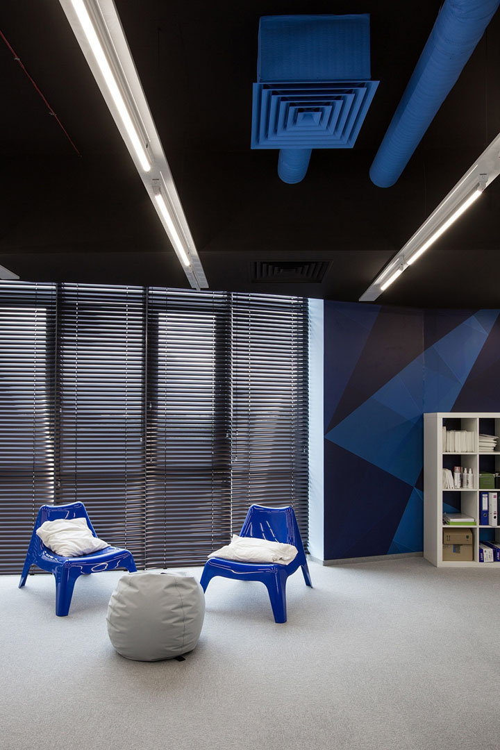 波兰 Freshmail 总部现代设计，玻璃金属诠释办公空间-15