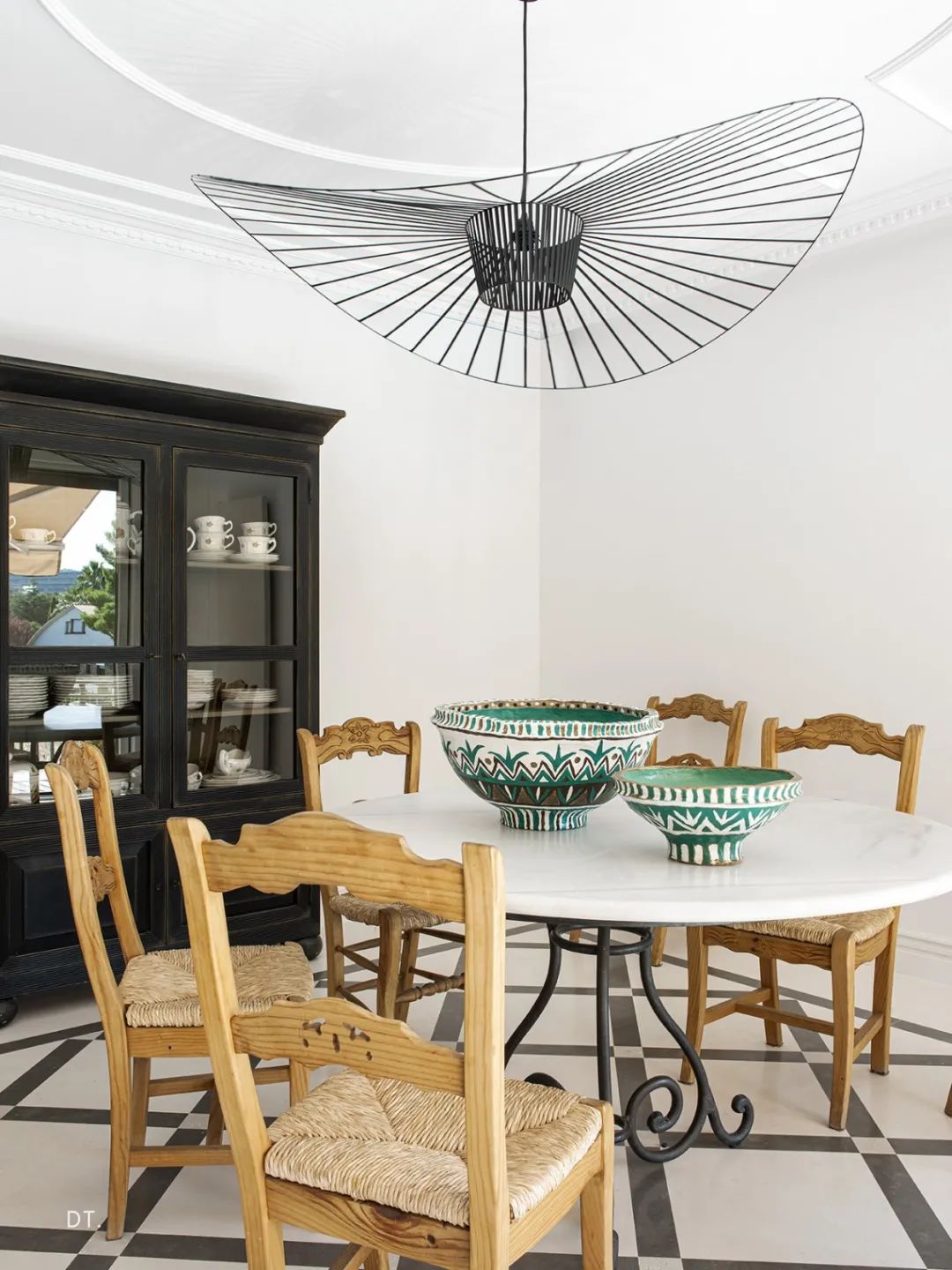 马德里现代住宅 | 黑白永恒经典，东方山水意境-21