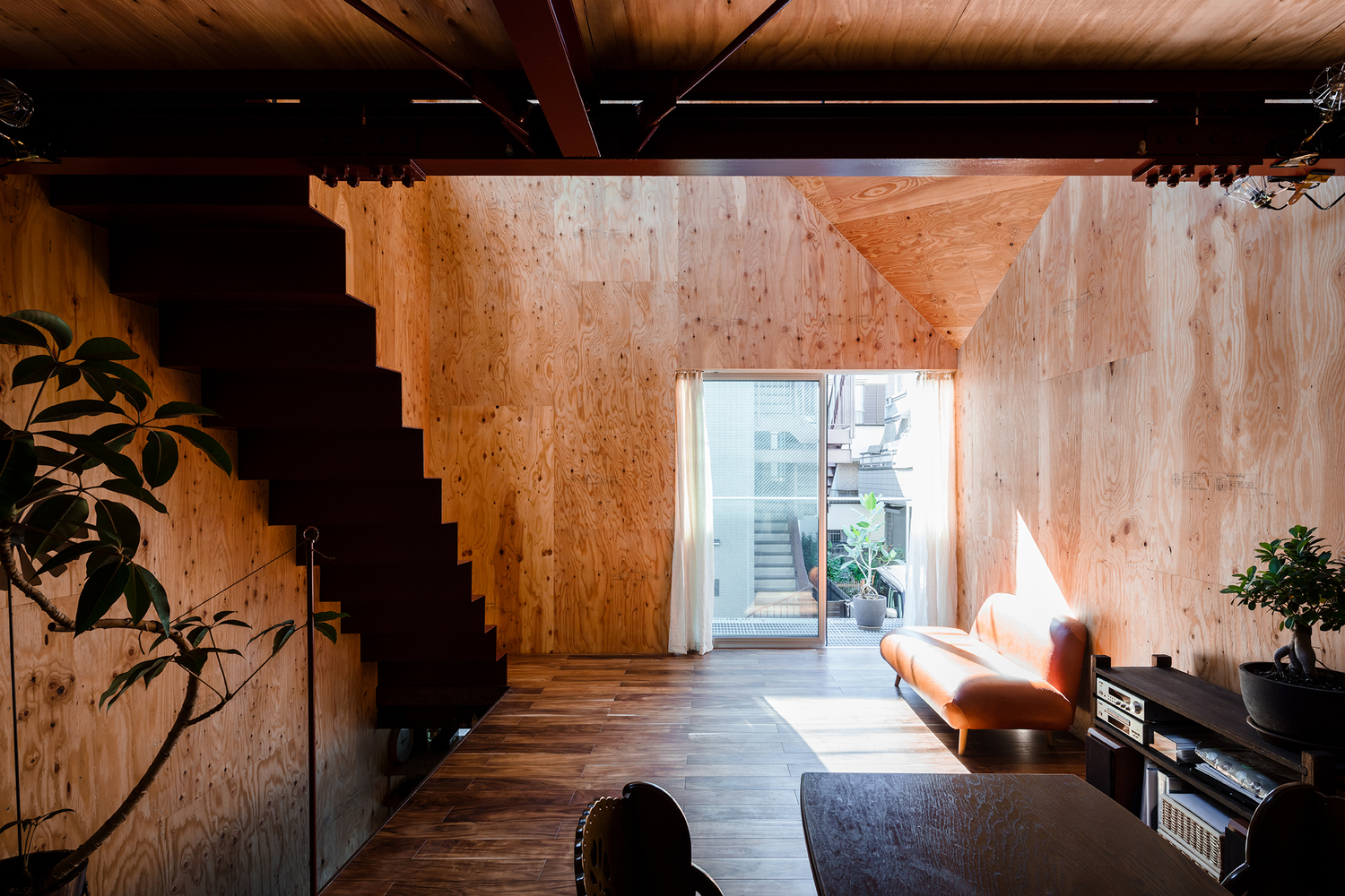 灵活宜居的日本小户型住宅-57